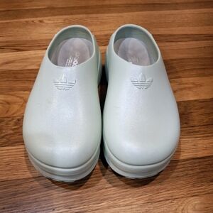 Adidas Womens Slippers / Mule - Light Green Sz 8 Adidas